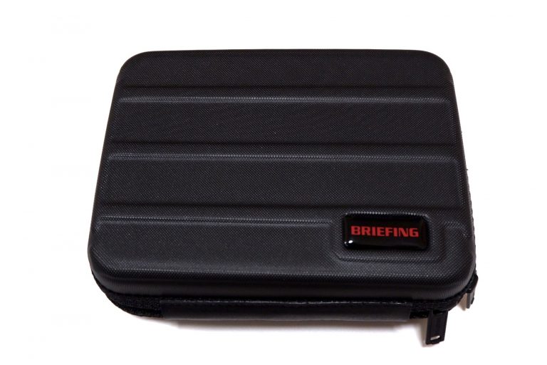 BRIEFINGガジェットポーチの使用レビュー【タフなガジェットポーチを
